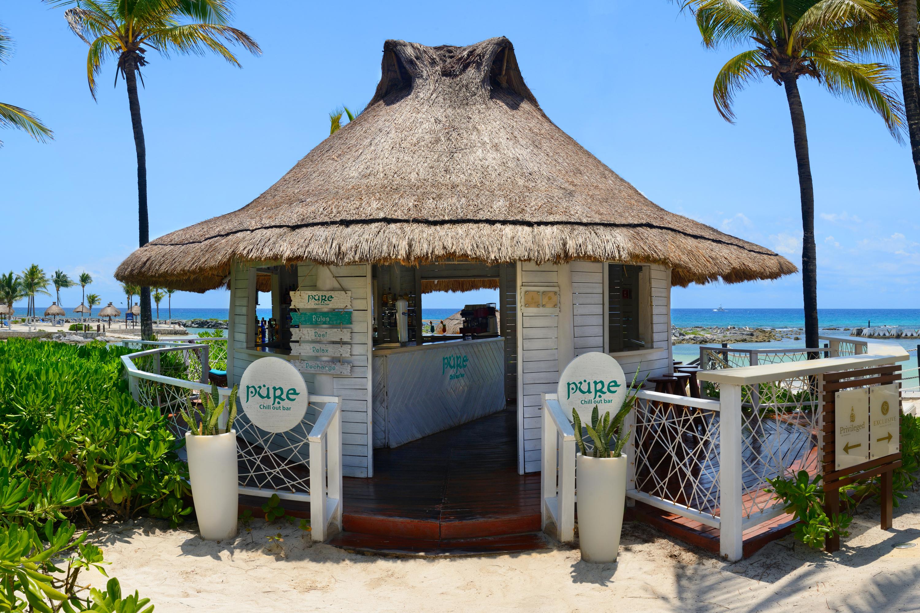 Catalonia Riviera Maya Resort & Spa Puerto Aventuras Exterior photo A beach bar in Cancun, Mexico