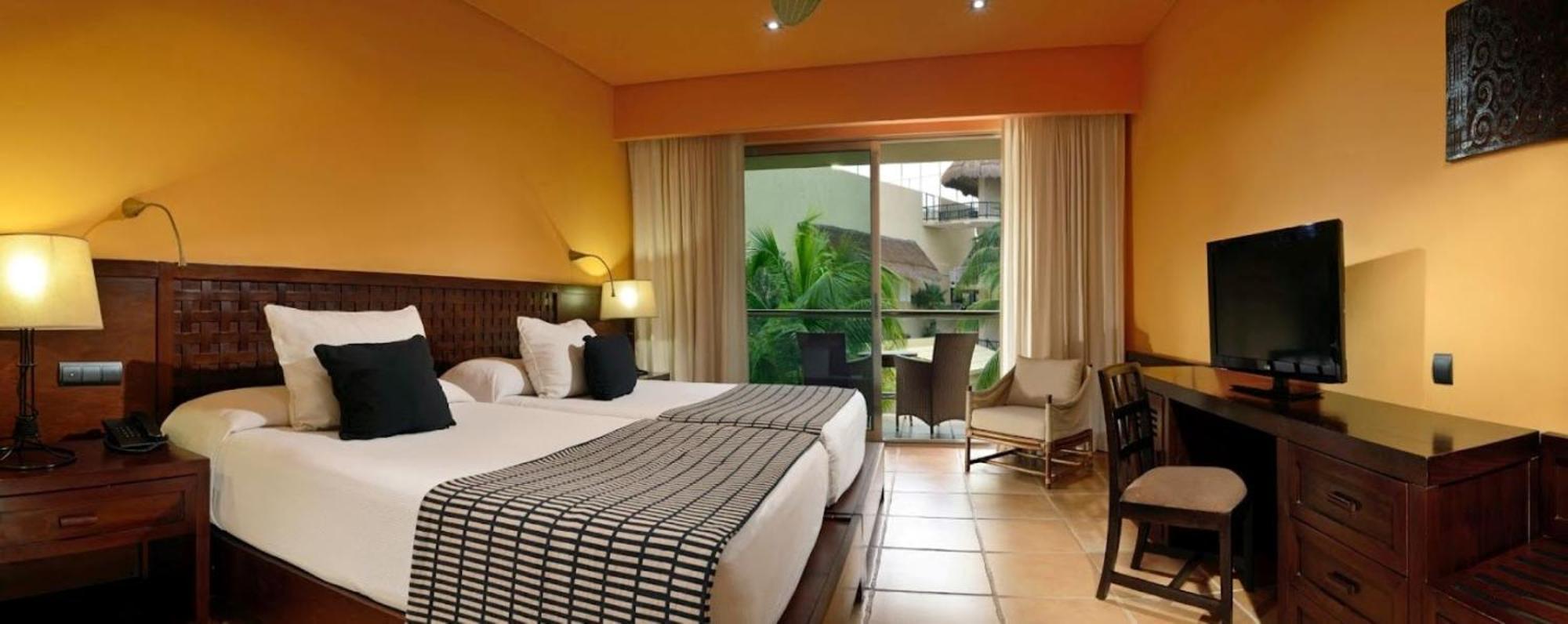 Catalonia Riviera Maya Resort & Spa Puerto Aventuras Room photo A room at the Hard Rock Hotel